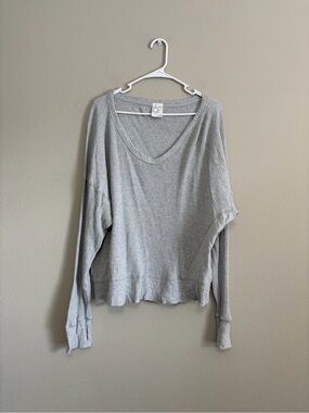 Offline By Aerie Wow! Waffle Knit Oversized  V-neck long sleeve top light gray